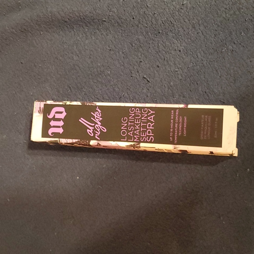 Urban Decay long lasting makeup setting spray